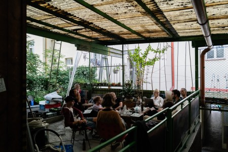 Křehké podloží kulturní a klubové scény. Hledání soudržnosti v časech nejistoty