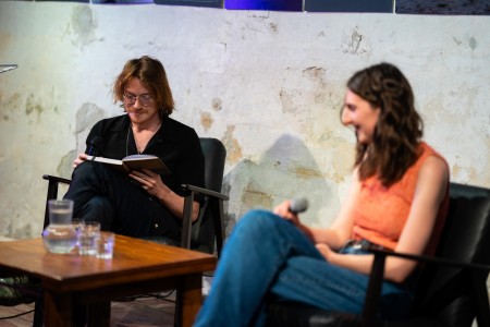 HYB4 Čítárna: Ahoj my už se přece dávno známe ty jsi taky člověk | uvedení sbírky Anny Řezníčkové