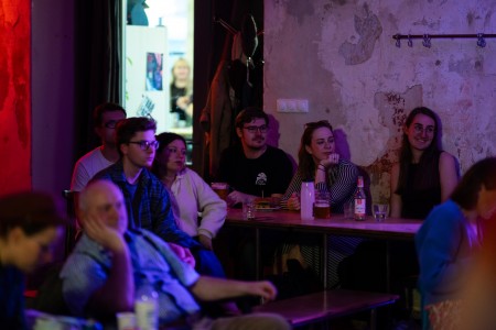 HYB4 Čítárna: Ahoj my už se přece dávno známe ty jsi taky člověk | uvedení sbírky Anny Řezníčkové