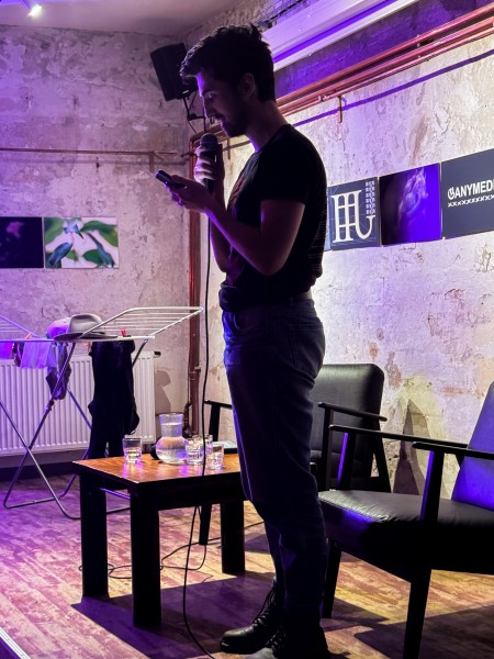 HYB4 Čítárna: Ahoj my už se přece dávno známe ty jsi taky člověk | uvedení sbírky Anny Řezníčkové