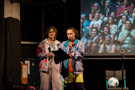 HYB4 Čítárna: Básnířky a básníci na FF UK