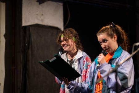 HYB4 Čítárna: Básnířky a básníci na FF UK