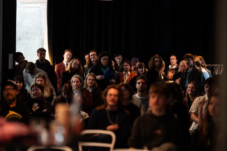 HYB4 Čítárna: Básnířky a básníci na FF UK