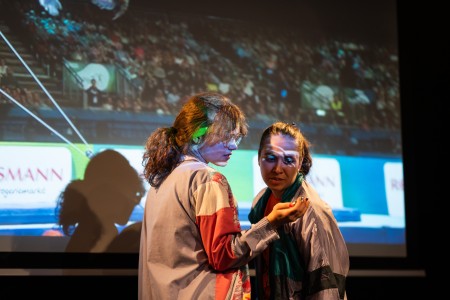 HYB4 Čítárna: Básnířky a básníci na FF UK