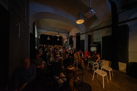 HYB4 Čítárna: Básnířky a básníci na FF UK