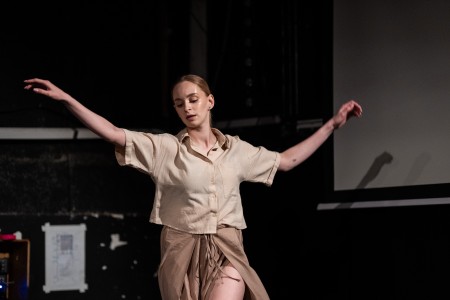 HYB4 Čítárna: Reporter Slam RefuFest