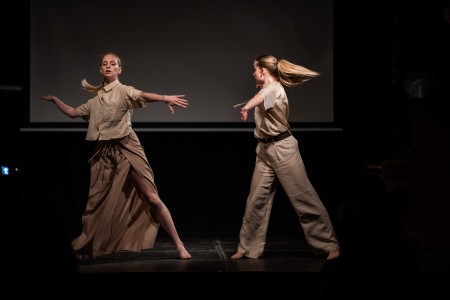 HYB4 Čítárna: Reporter Slam RefuFest