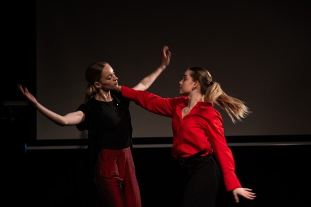 HYB4 Čítárna: Reporter Slam RefuFest