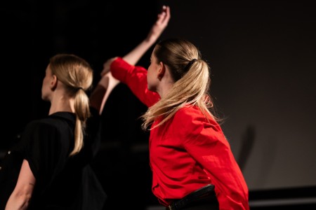 HYB4 Čítárna: Reporter Slam RefuFest