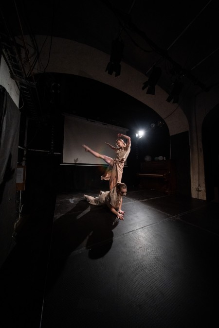 HYB4 Čítárna: Reporter Slam RefuFest