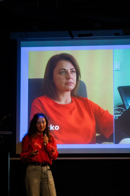 HYB4 Čítárna: Reporter Slam RefuFest