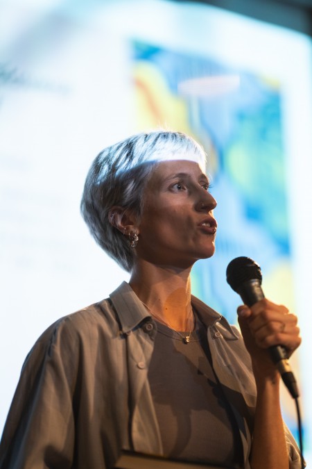 HYB4 Čítárna: Reporter Slam RefuFest