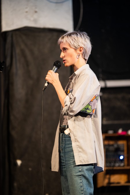 HYB4 Čítárna: Reporter Slam RefuFest