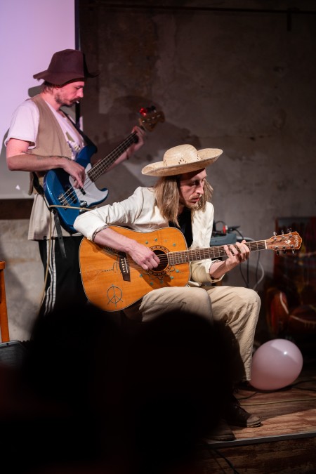 HYB4 Čítárna: SUKCES SAISÓNY – atto I. (Richard L. Kramár & Zlé Zeliny Collective) / uvedení knihy