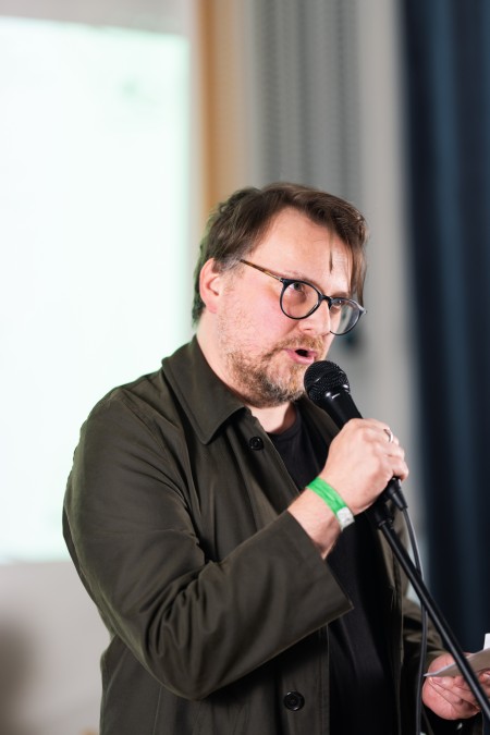 HYB4 Čítárna: Už žádný verše o zvířátkách – uvedení knihy