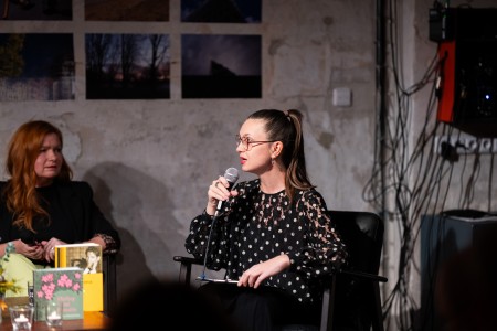 HYB4 Čítárna: Všechny vůně oleandru