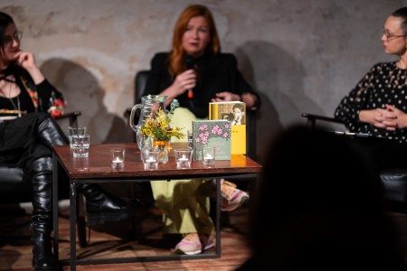 HYB4 Čítárna: Všechny vůně oleandru