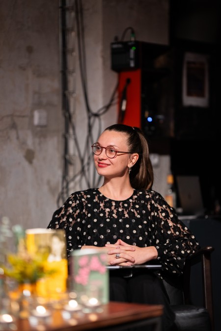 HYB4 Čítárna: Všechny vůně oleandru