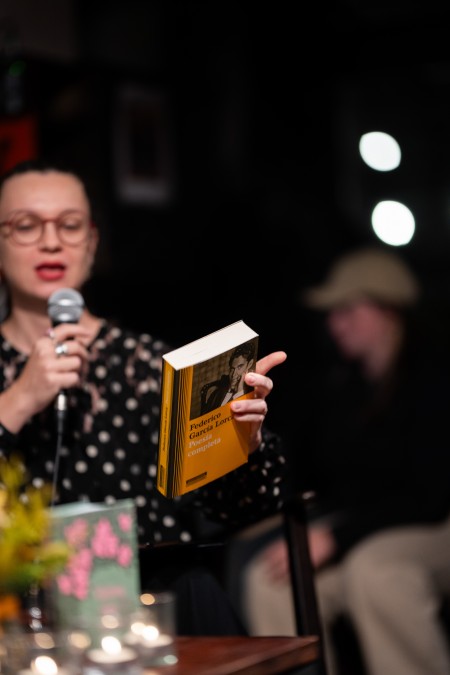 HYB4 Čítárna: Všechny vůně oleandru