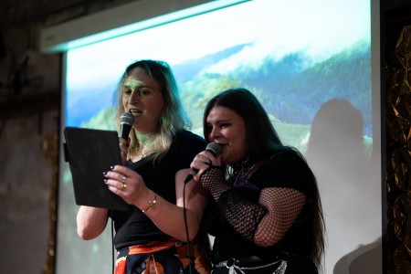 HYB4 Čítárna: Hrajte ještě dál | uvedení + karaoke