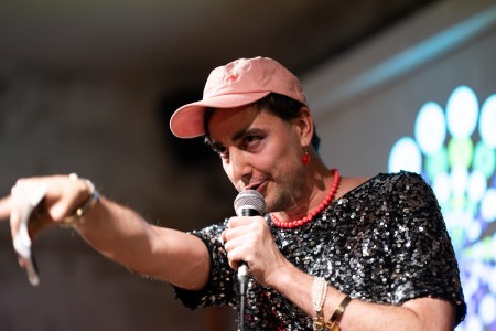 HYB4 Čítárna: Hrajte ještě dál | uvedení + karaoke