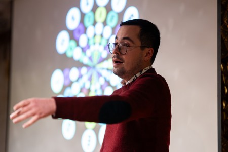 HYB4 Čítárna: Hrajte ještě dál | uvedení + karaoke