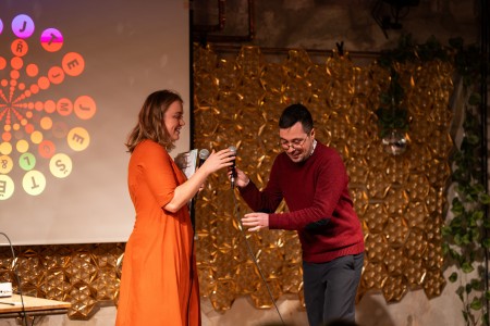 HYB4 Čítárna: Hrajte ještě dál | uvedení + karaoke