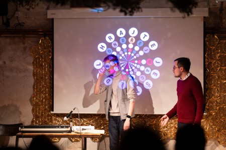 HYB4 Čítárna: Hrajte ještě dál | uvedení + karaoke