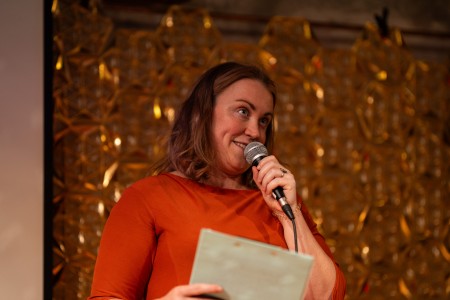 HYB4 Čítárna: Hrajte ještě dál | uvedení + karaoke