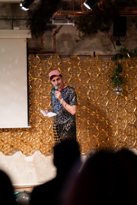 HYB4 Čítárna: Hrajte ještě dál | uvedení + karaoke