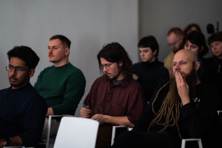 HYB4 Čítárna: Slovo se pak mění v boha, který je rostlinou Nad ekopoetikou a překladem