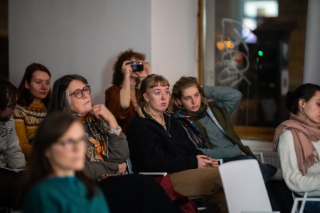 HYB4 Čítárna: Slovo se pak mění v boha, který je rostlinou Nad ekopoetikou a překladem