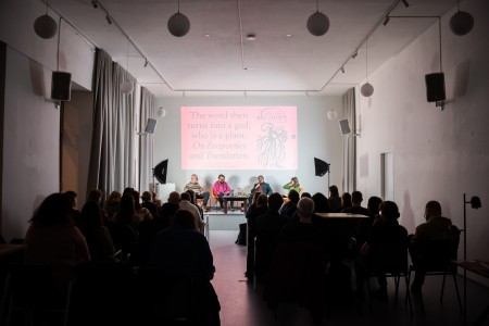 HYB4 Čítárna: Slovo se pak mění v boha, který je rostlinou Nad ekopoetikou a překladem