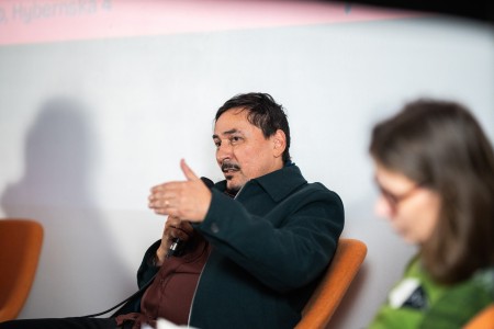 HYB4 Čítárna: Slovo se pak mění v boha, který je rostlinou Nad ekopoetikou a překladem