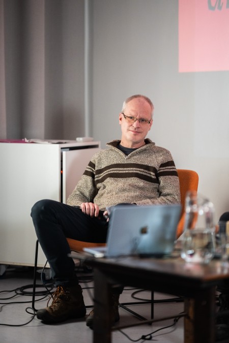 HYB4 Čítárna: Slovo se pak mění v boha, který je rostlinou Nad ekopoetikou a překladem