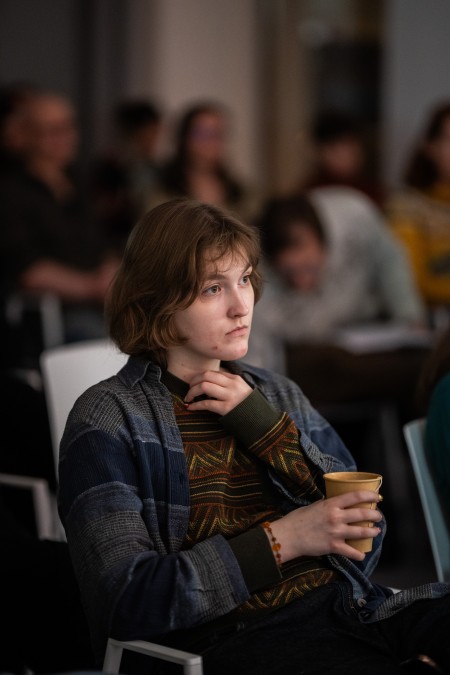 HYB4 Čítárna: Slovo se pak mění v boha, který je rostlinou Nad ekopoetikou a překladem