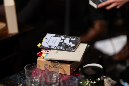 HYB4 Čítárna: Debata Ceny literární kritiky nad nominacemi za poezii 2025