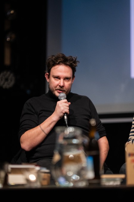 HYB4 Čítárna: Debata Ceny literární kritiky nad nominacemi za poezii 2025