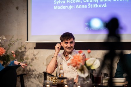 HYB4 Čítárna: Jsme to, co čteme 2.0 – Ficová, Macl, Trhoň