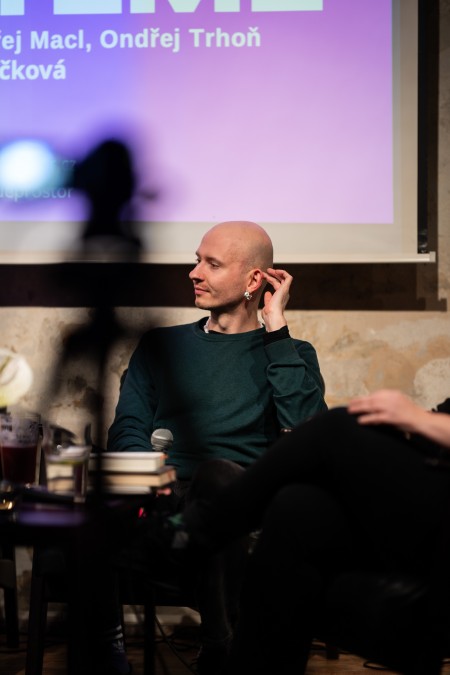 HYB4 Čítárna: Jsme to, co čteme 2.0 – Ficová, Macl, Trhoň