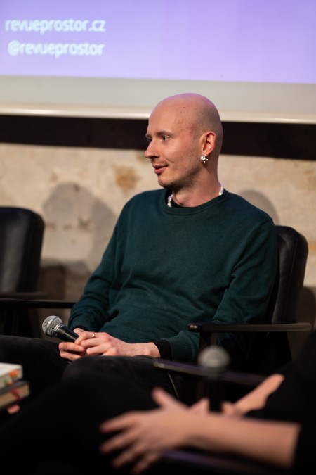 HYB4 Čítárna: Jsme to, co čteme 2.0 – Ficová, Macl, Trhoň