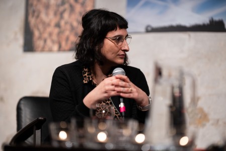 HYB4 Čítárna: doma kosti šťávy chemie | básnictvo