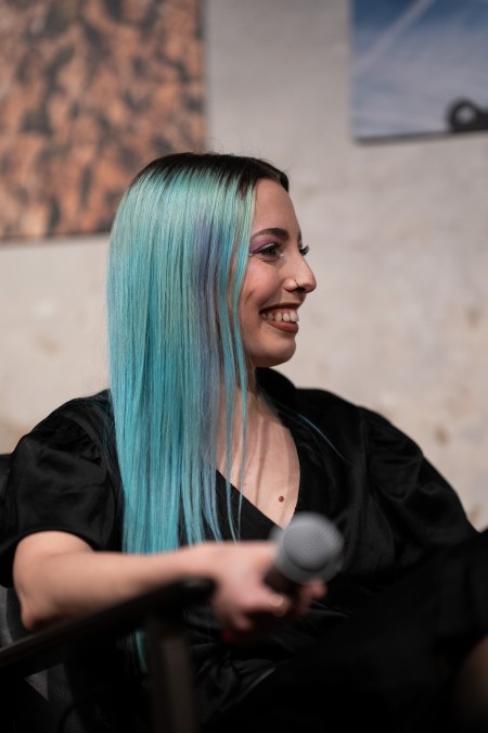 HYB4 Čítárna: doma kosti šťávy chemie | básnictvo