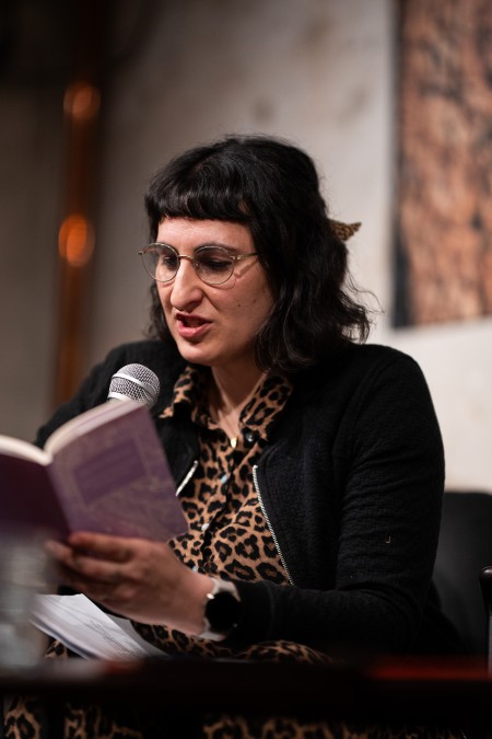 HYB4 Čítárna: doma kosti šťávy chemie | básnictvo