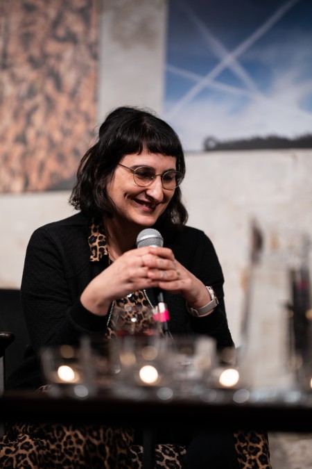 HYB4 Čítárna: doma kosti šťávy chemie | básnictvo