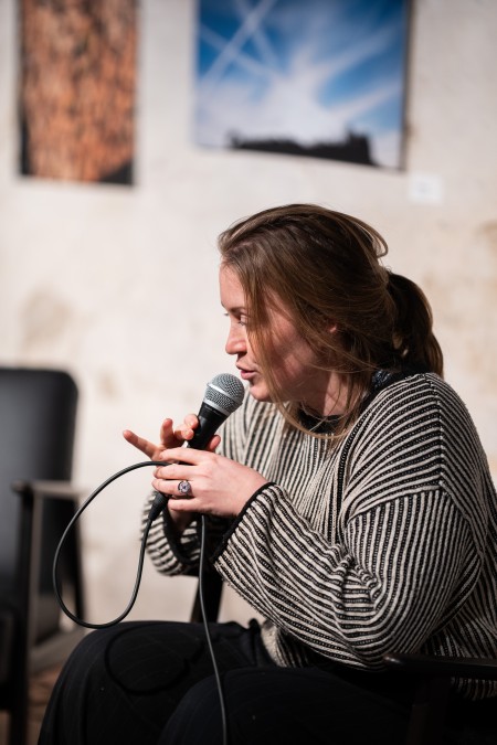 HYB4 Čítárna: doma kosti šťávy chemie | básnictvo