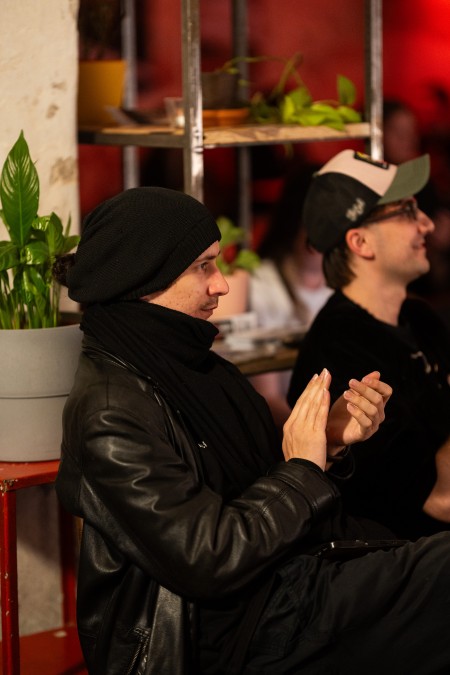 HYB4 Čítárna: doma kosti šťávy chemie | básnictvo