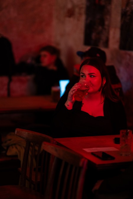 HYB4 Čítárna: doma kosti šťávy chemie | básnictvo